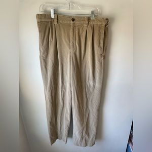 L.L.Bean Khaki Confort Waist Large Corduroy Sz. 34 W